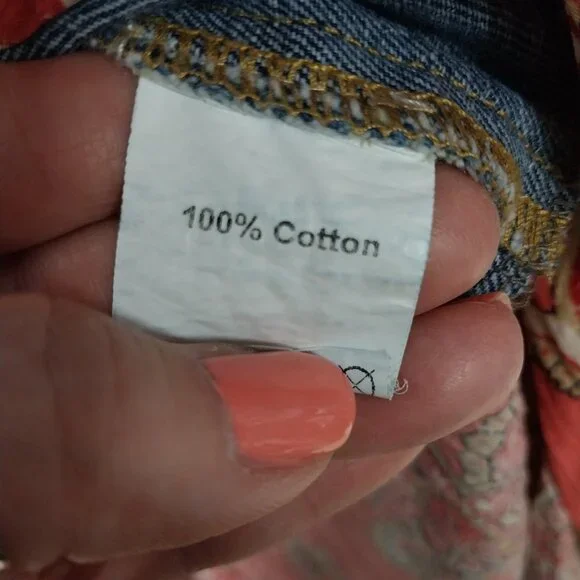 3532 Size XLarge Upcycled Jean Vest with Appliqued Flowers in Gold and Green. - Picture 7 of 7